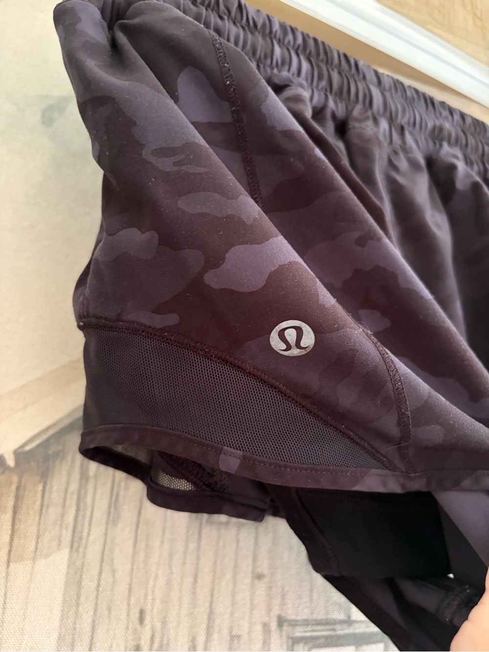 Lululemon - Picture 3 of 4